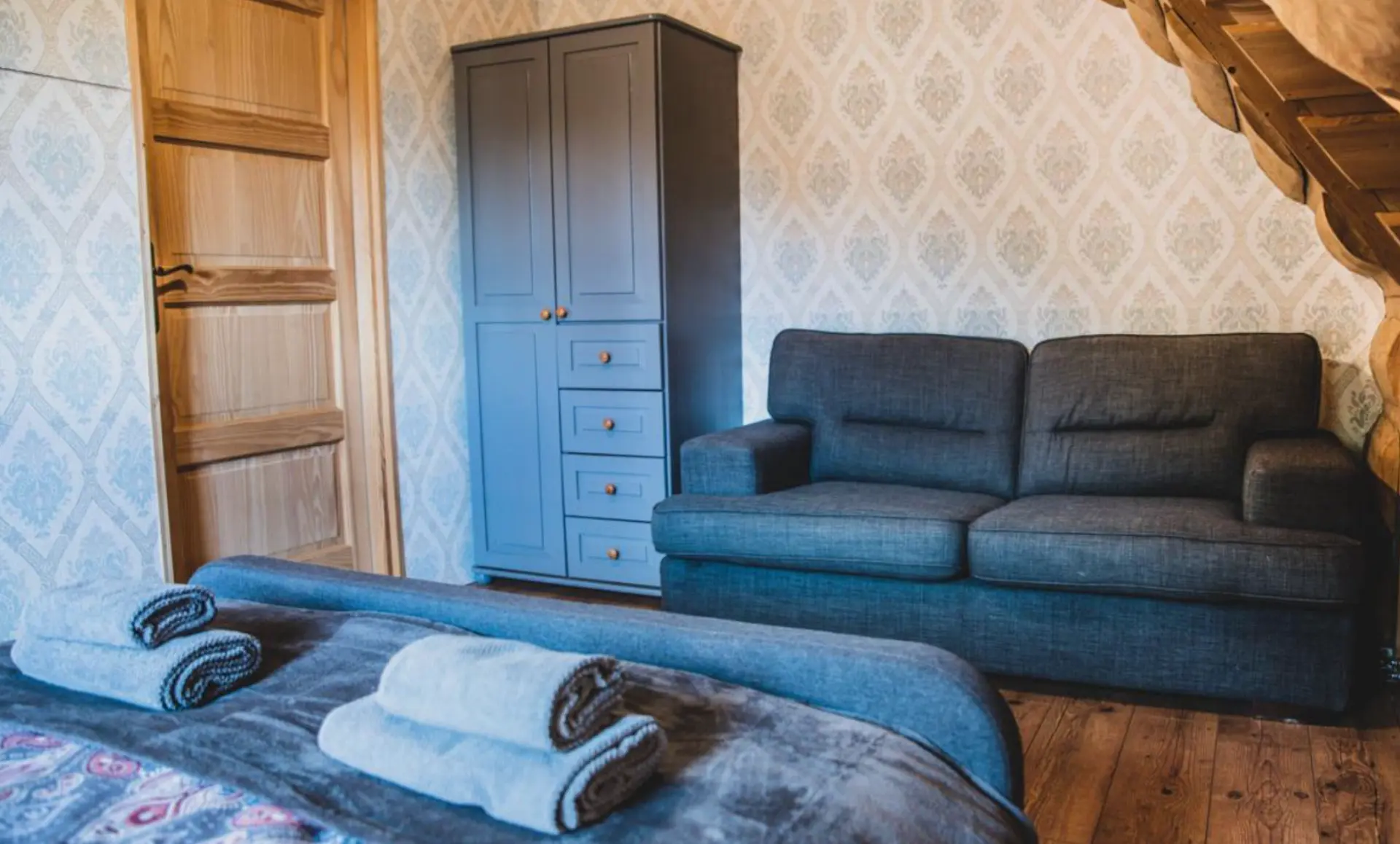 Sofa w drugiej sypialni — Ostoja Pod Tatrami, Zakopane Olcza